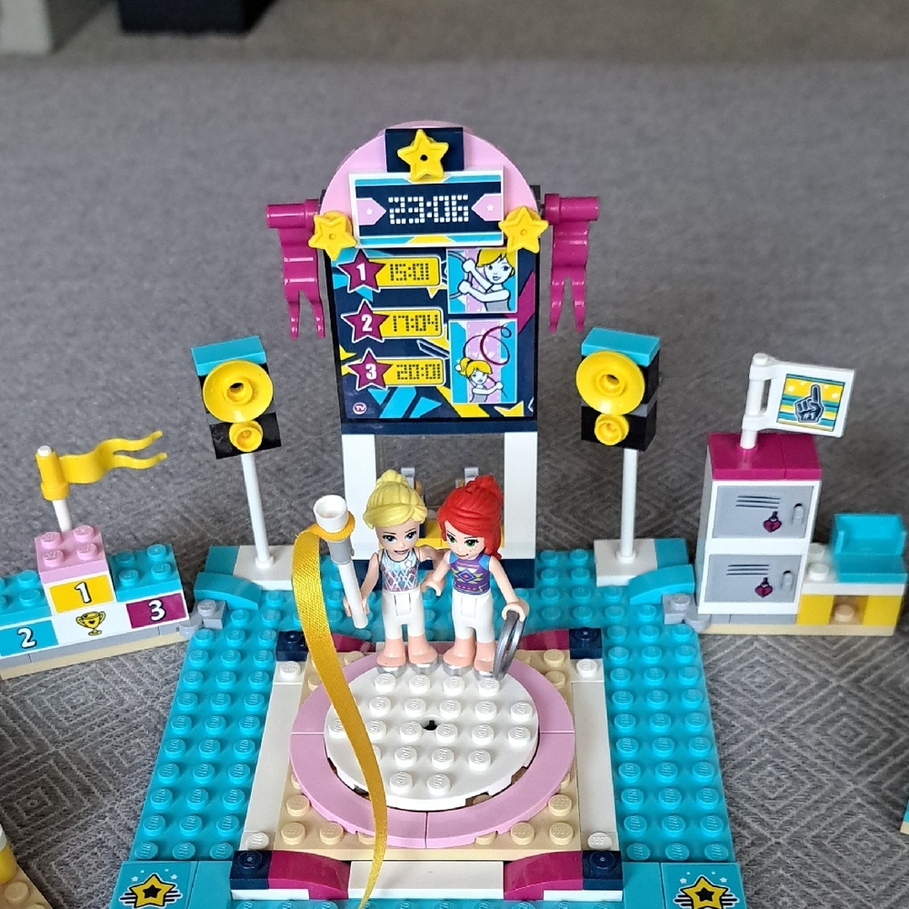 LEGO Friends Stephanie's Gymnastics Show